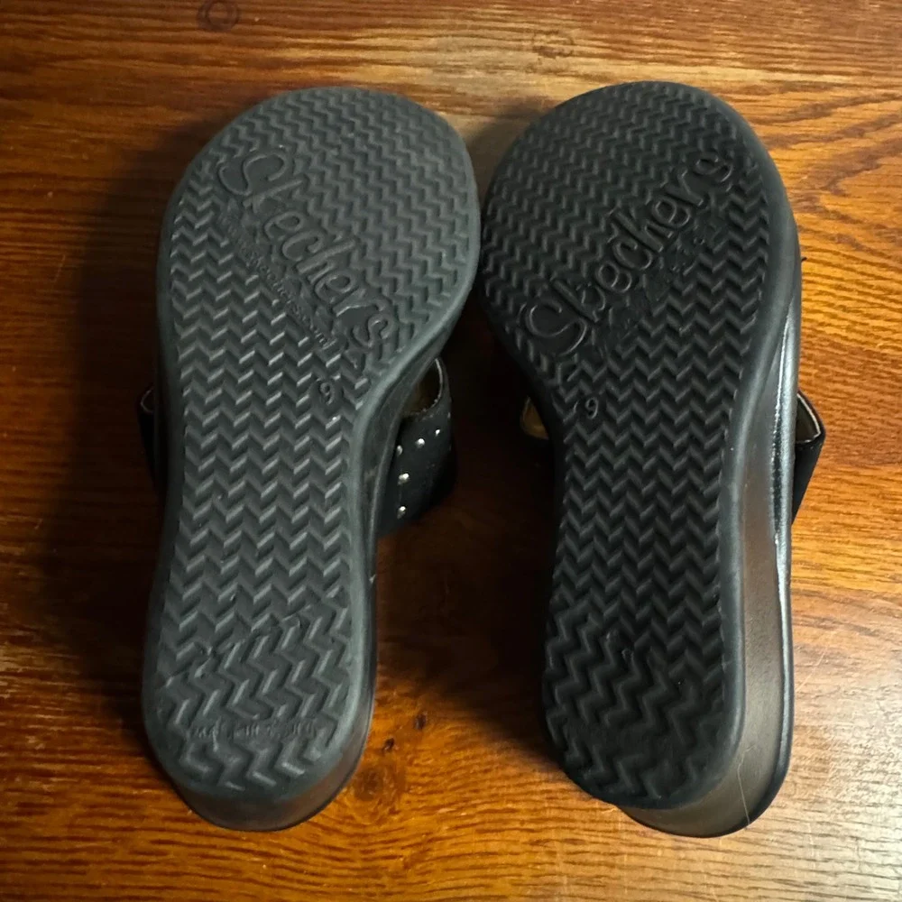 Skechers Womens 9 Black Studded Wedge Sandals Memory Foam Slides 38466TX